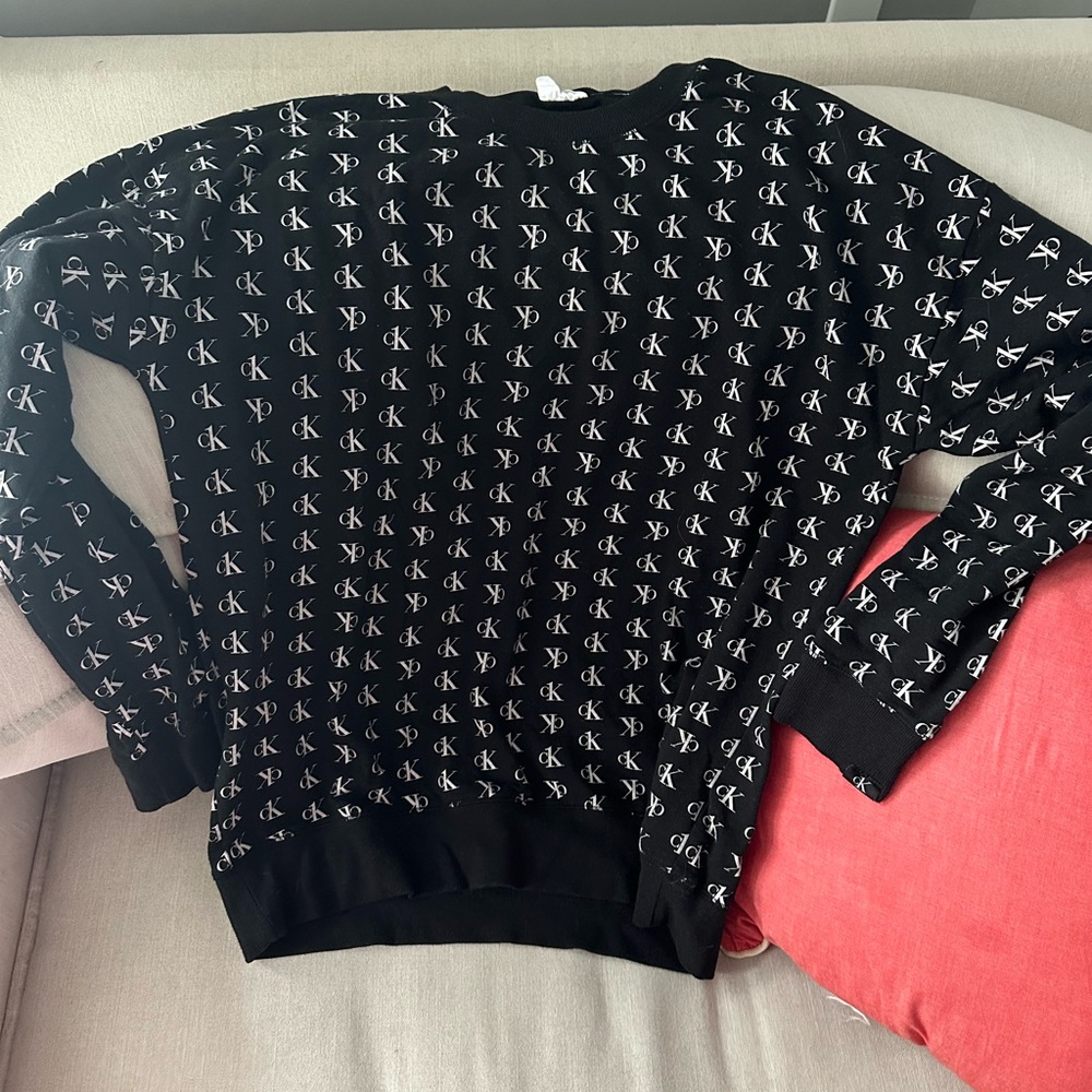 crew neck